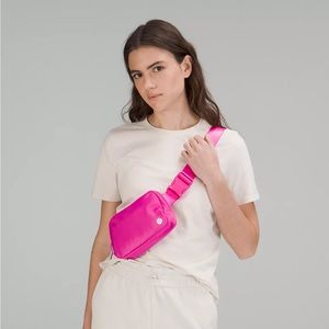 Lululemon Everywhere Belt Bag 1L- Sonic Pink